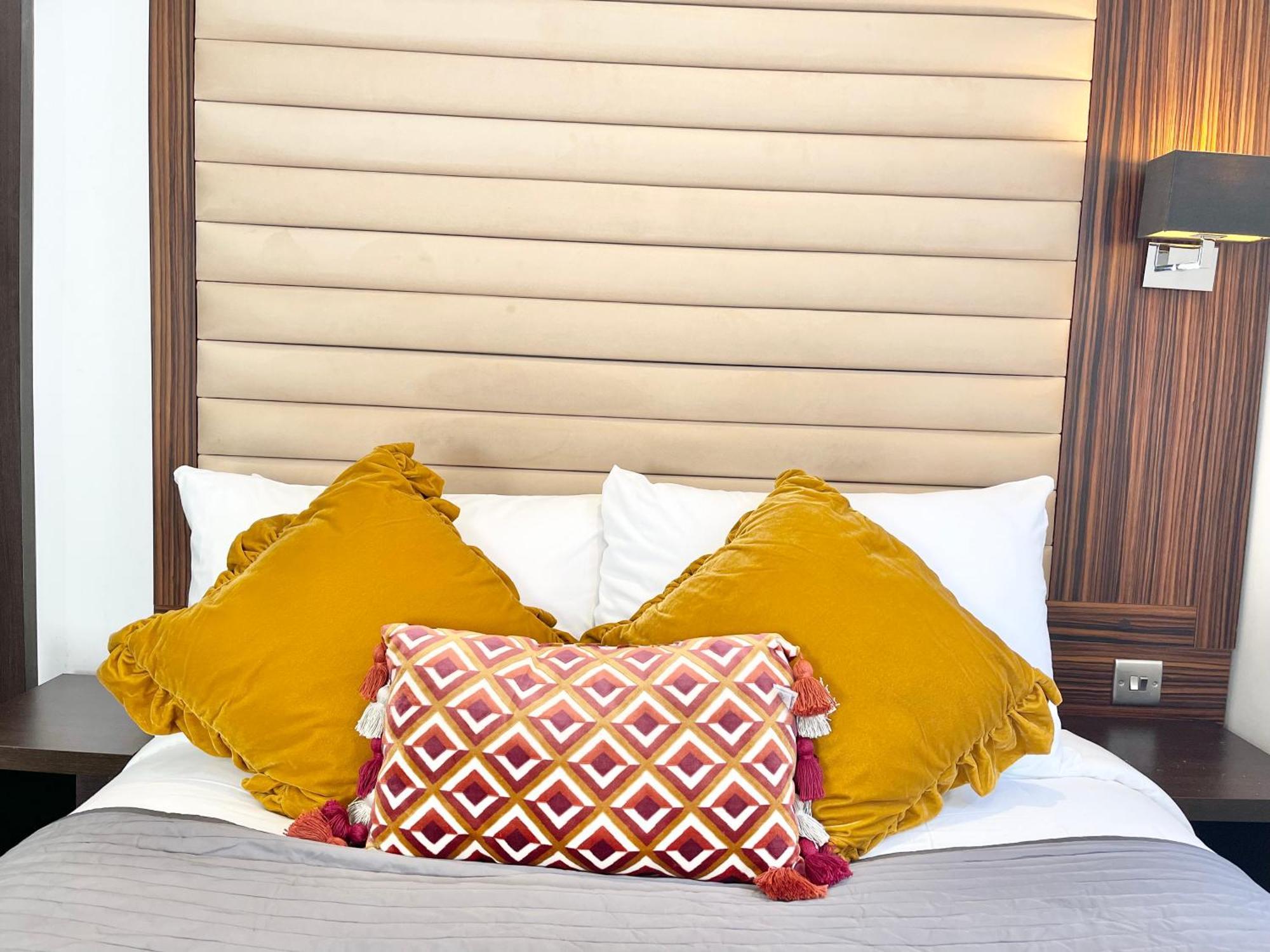 Maitrise Hotel London Exterior photo