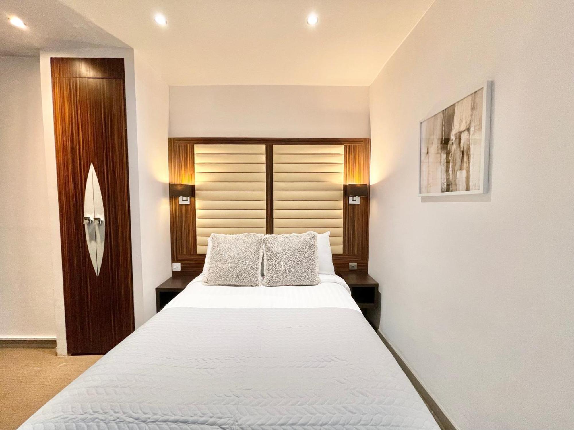 Maitrise Hotel London Exterior photo