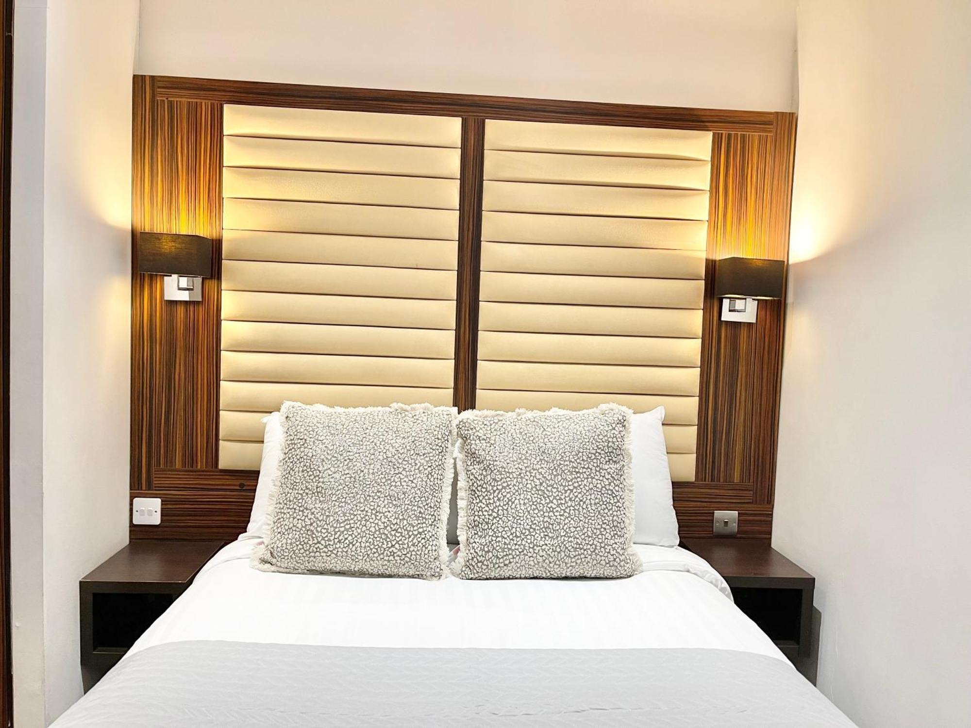 Maitrise Hotel London Exterior photo