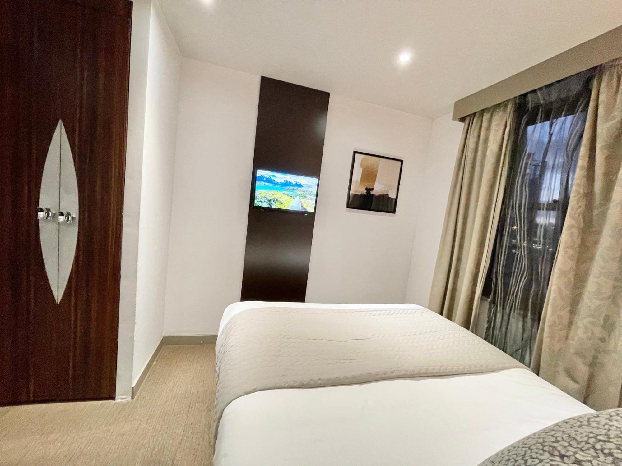 Maitrise Hotel London Exterior photo