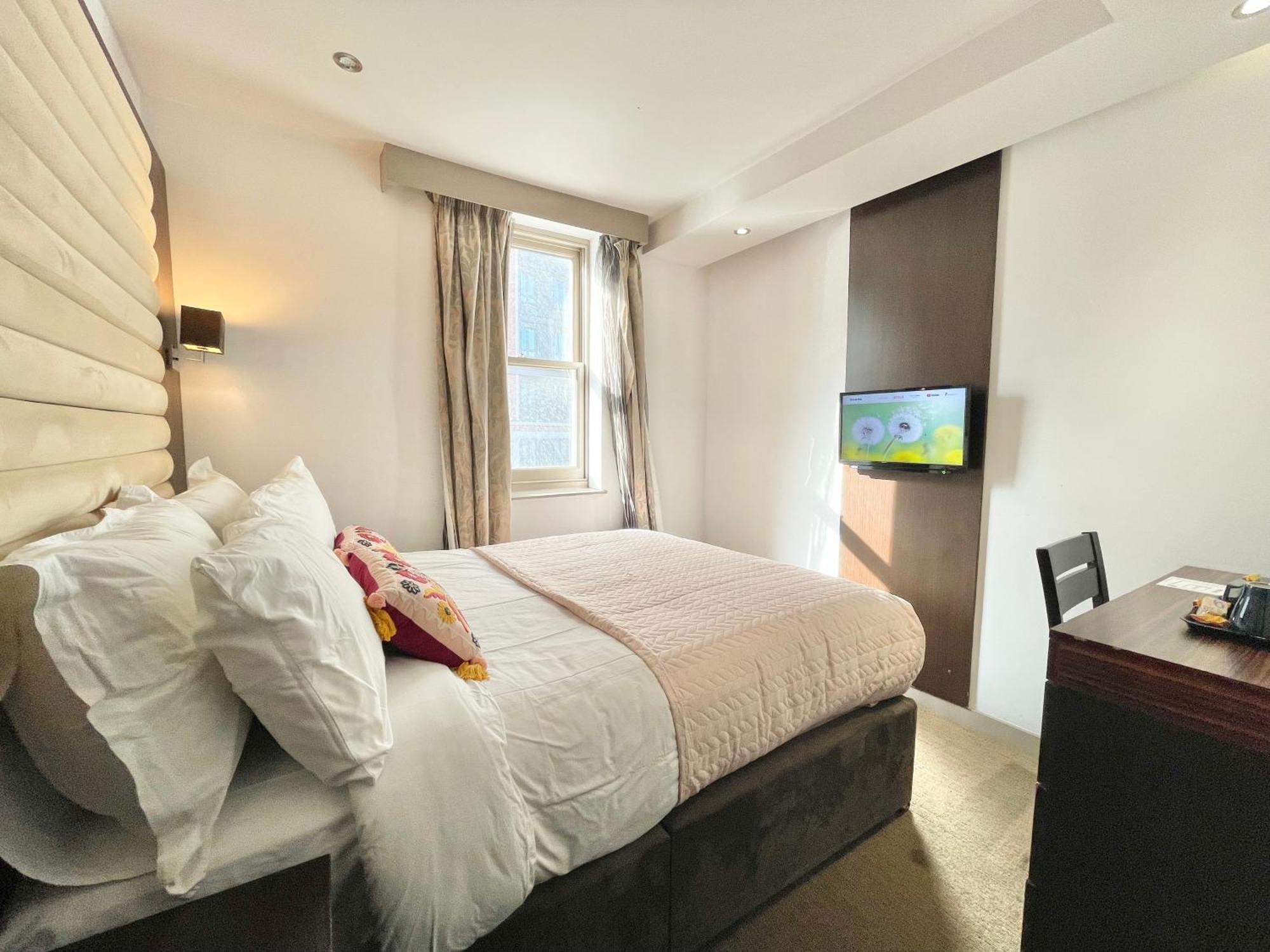 Maitrise Hotel London Exterior photo