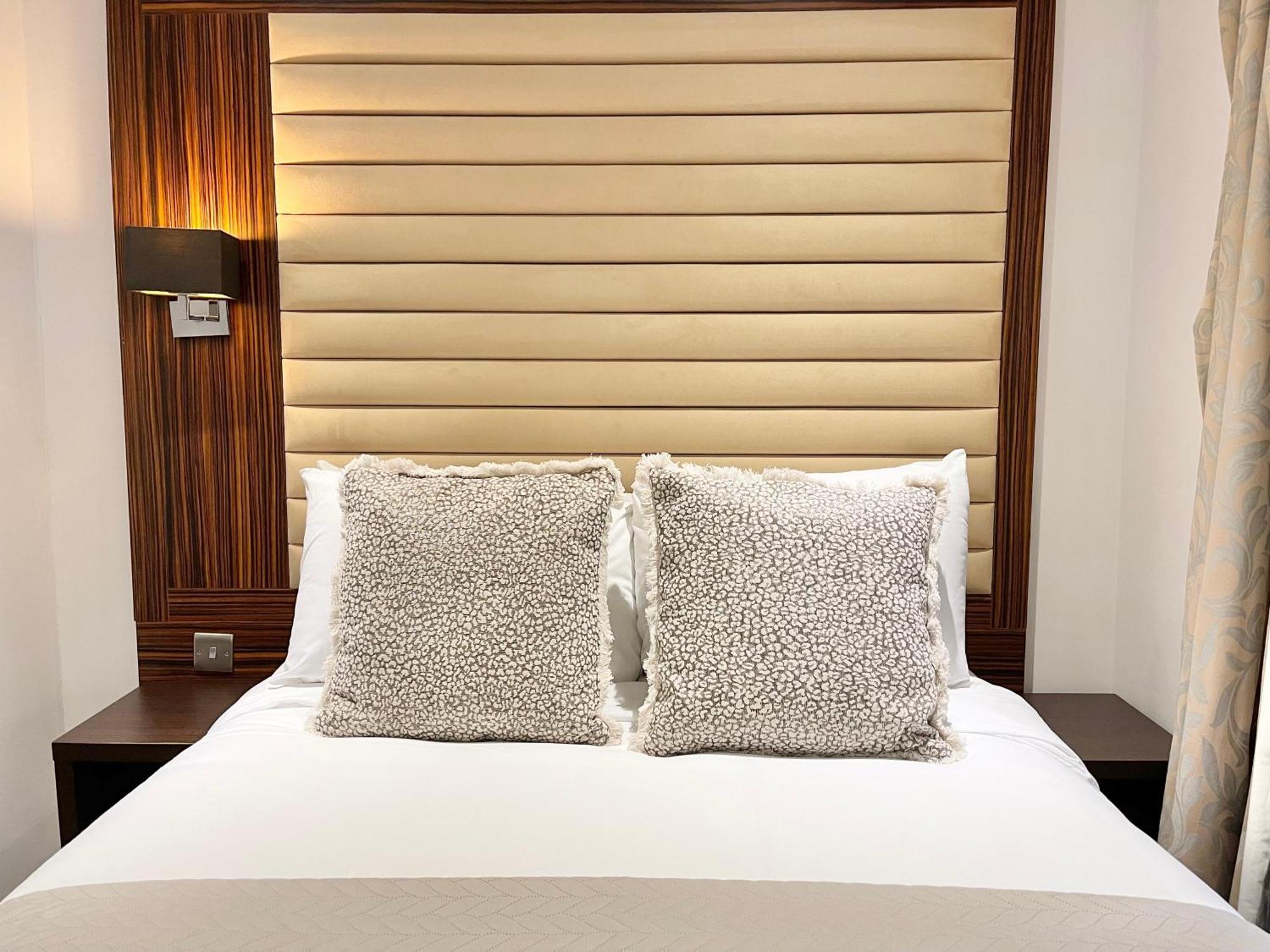 Maitrise Hotel London Exterior photo