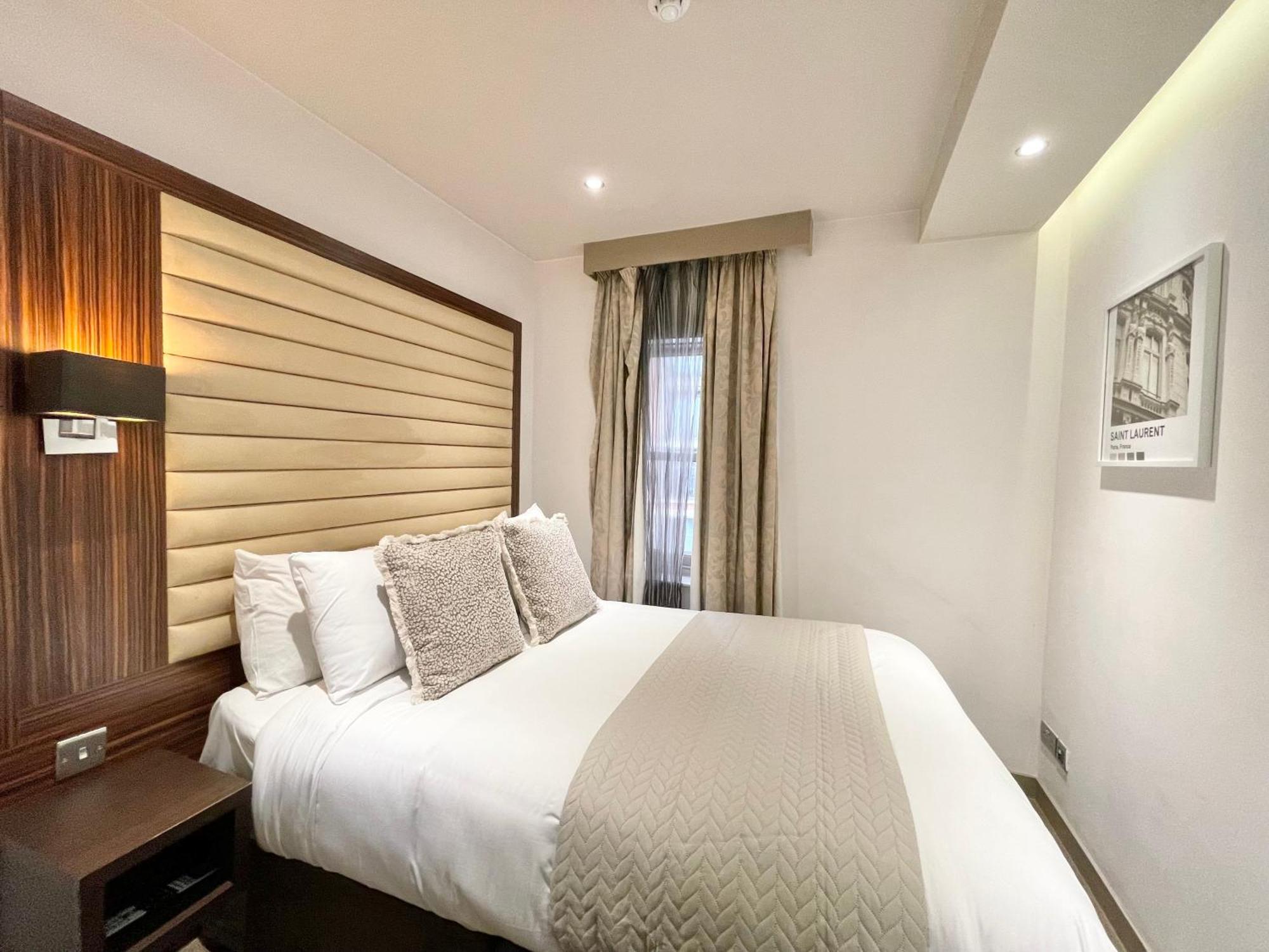 Maitrise Hotel London Exterior photo
