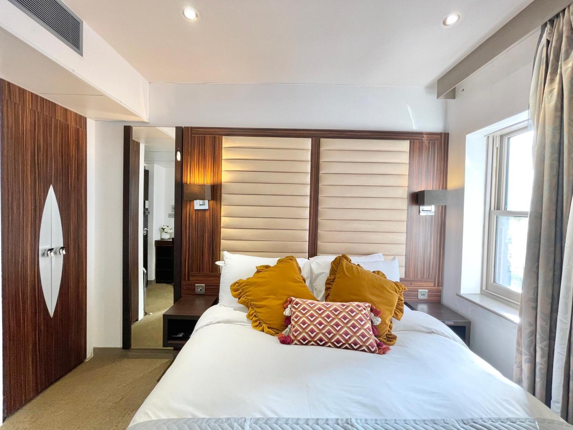 Maitrise Hotel London Exterior photo