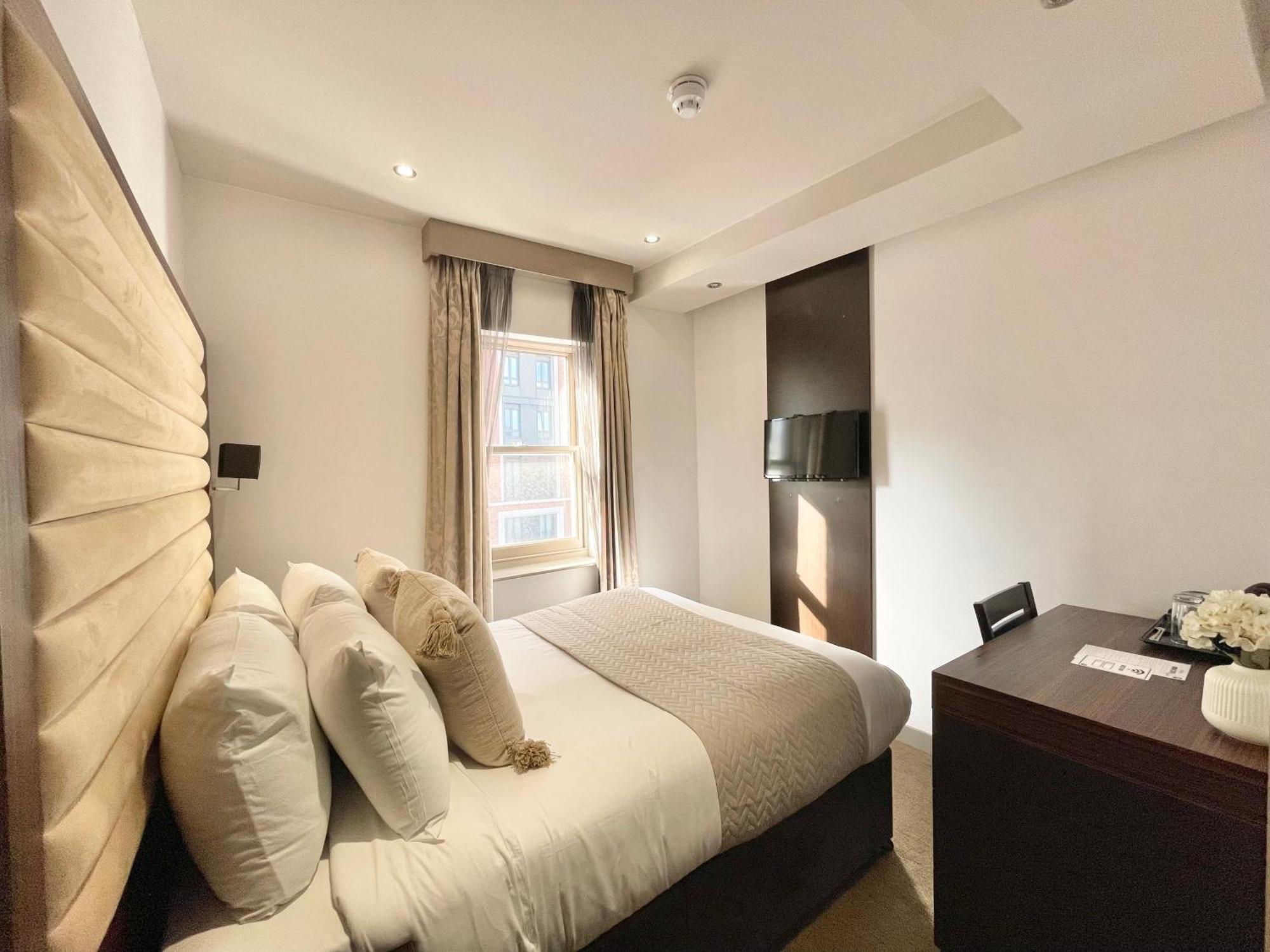 Maitrise Hotel London Exterior photo
